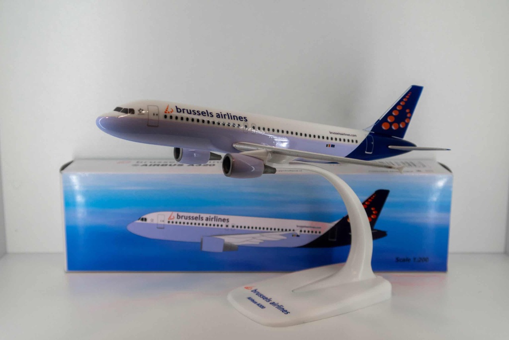 Maquette Airbus A320 Brussels Airlines 1/200
