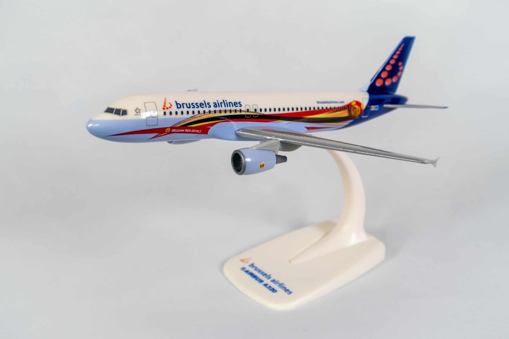 Maquette Airbus A320 Diables Rouges