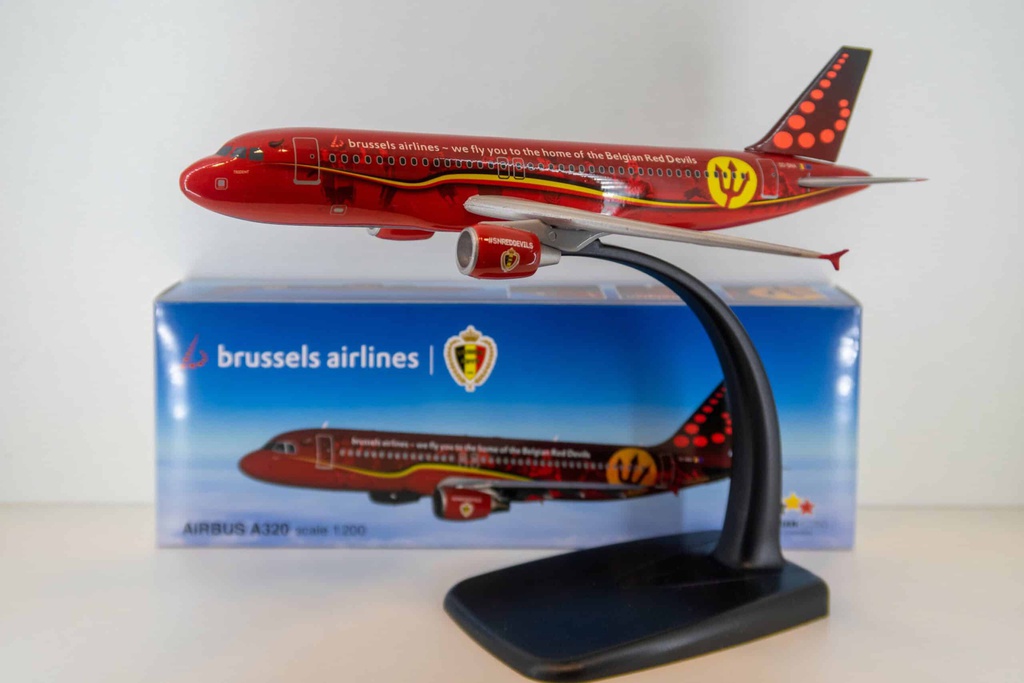 Maquette Airbus A320 Drietand 1/200