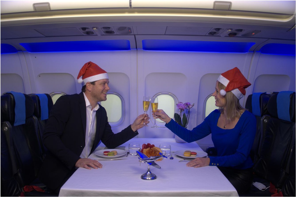 Special Valentine's Day aboard the Flylounge wingless plane
